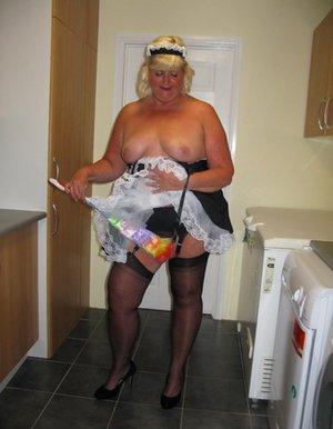 Mature in Uniform Pics