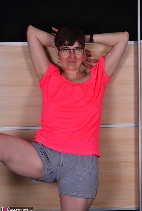 TAC Amateurs invite you to explore xxx pics featuring Hot Milf xxx gallery 270918